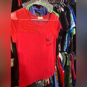 Red short sleeve top with pocket & zipper, mesh top size xl